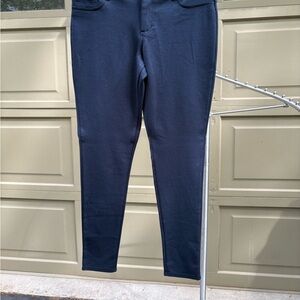 Blue Jeggings with Stretchy Fit and Tapered Leg